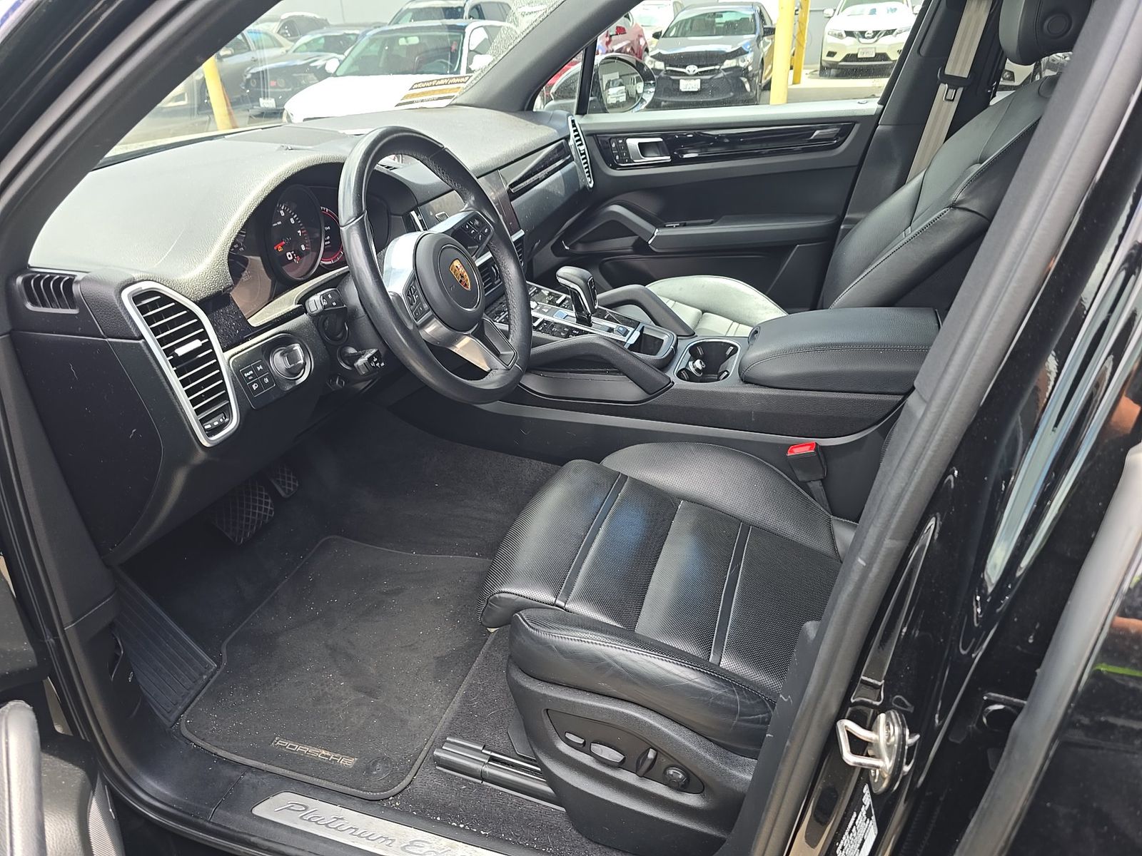 PORSCHE CAYENNE - 8