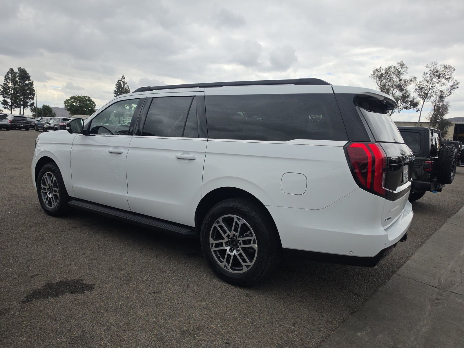FORD EXPEDITION MAX - 7