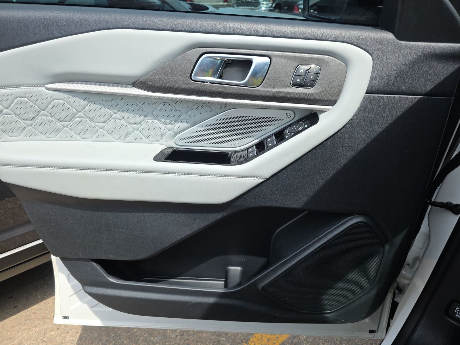 FORD EXPLORER - 4
