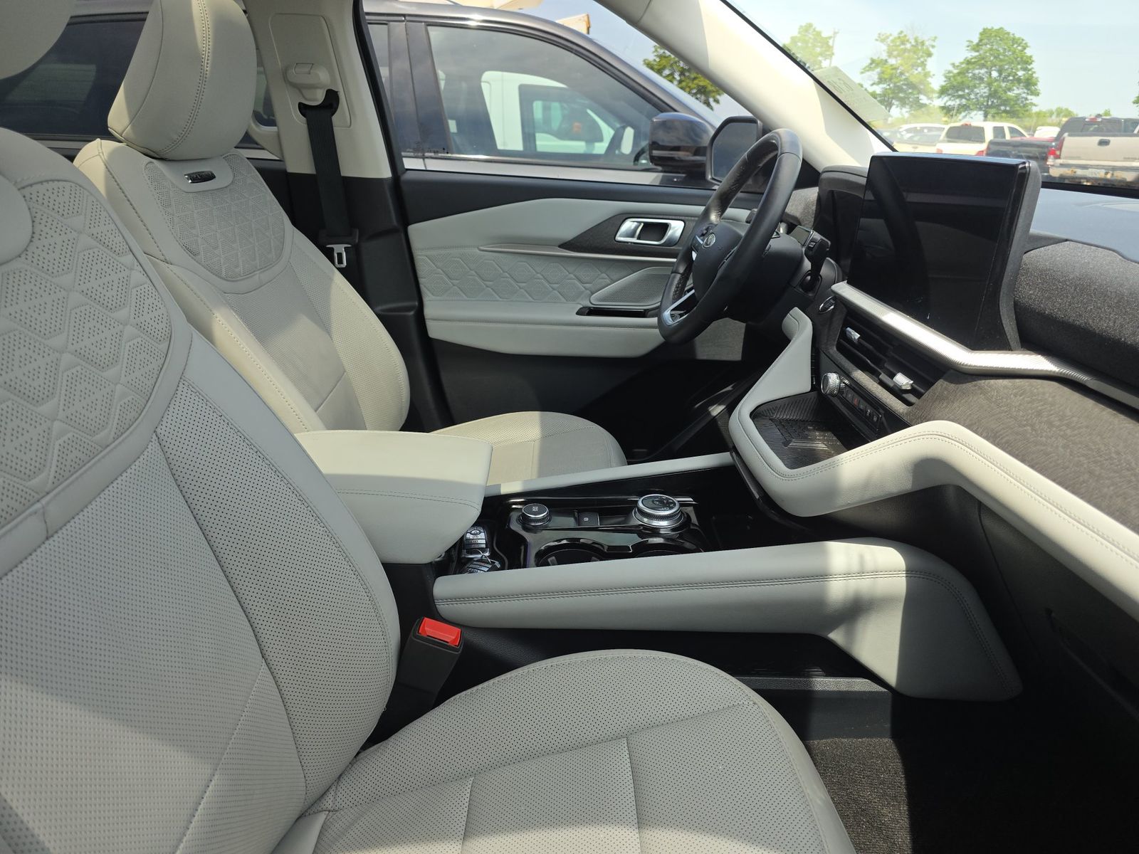 FORD EXPLORER - 3