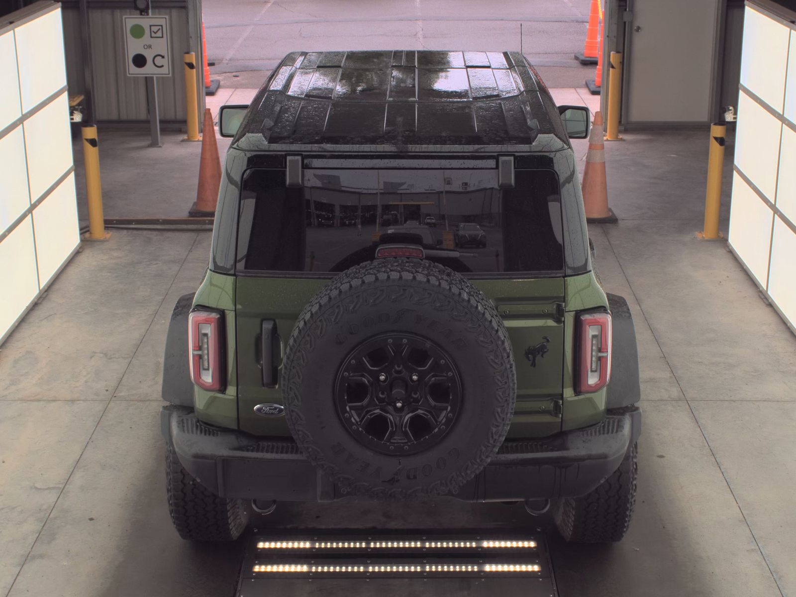 FORD BRONCO - 7