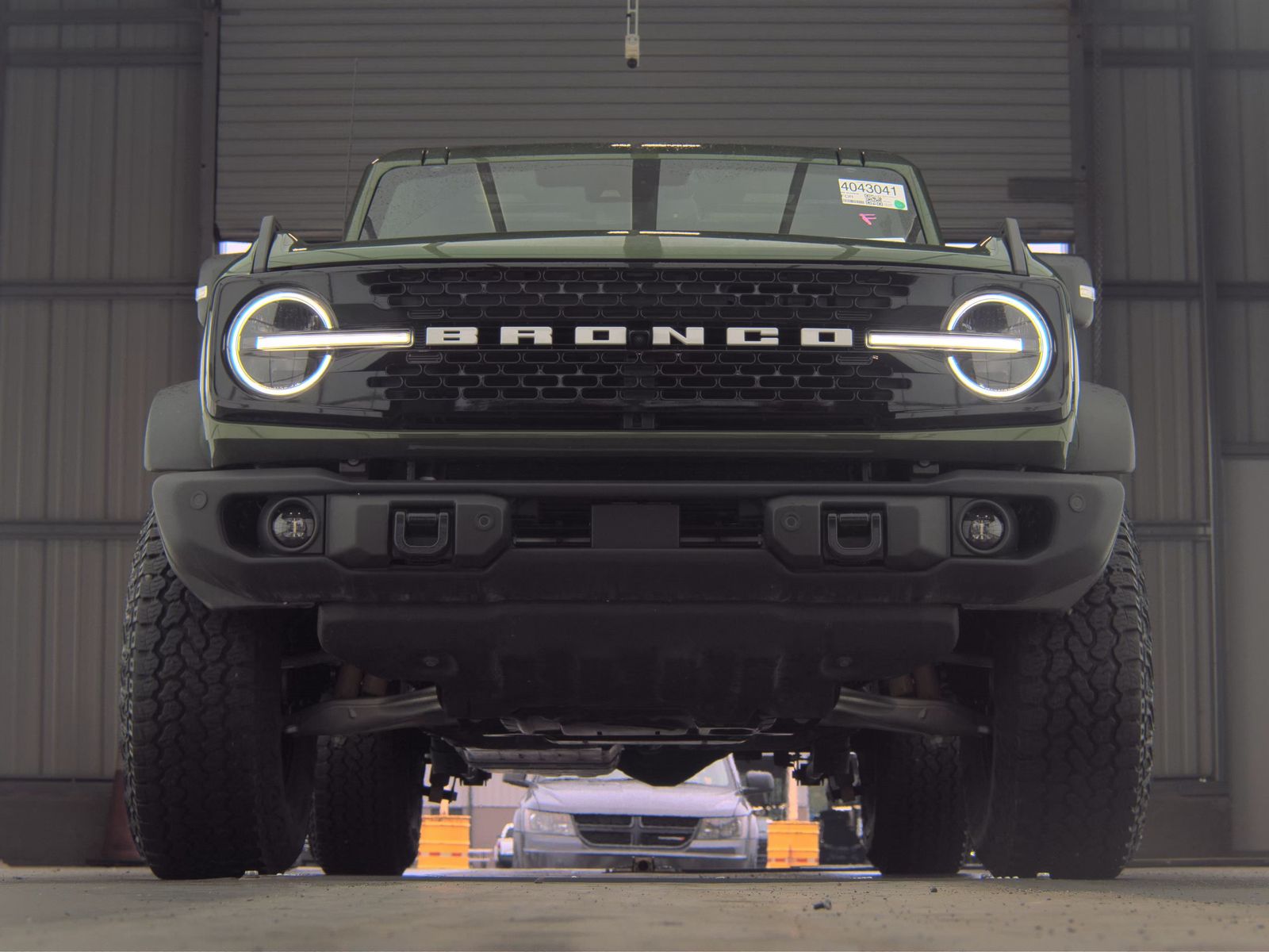 FORD BRONCO - 4