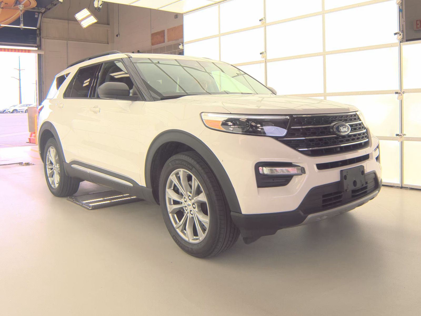 FORD EXPLORER - 4