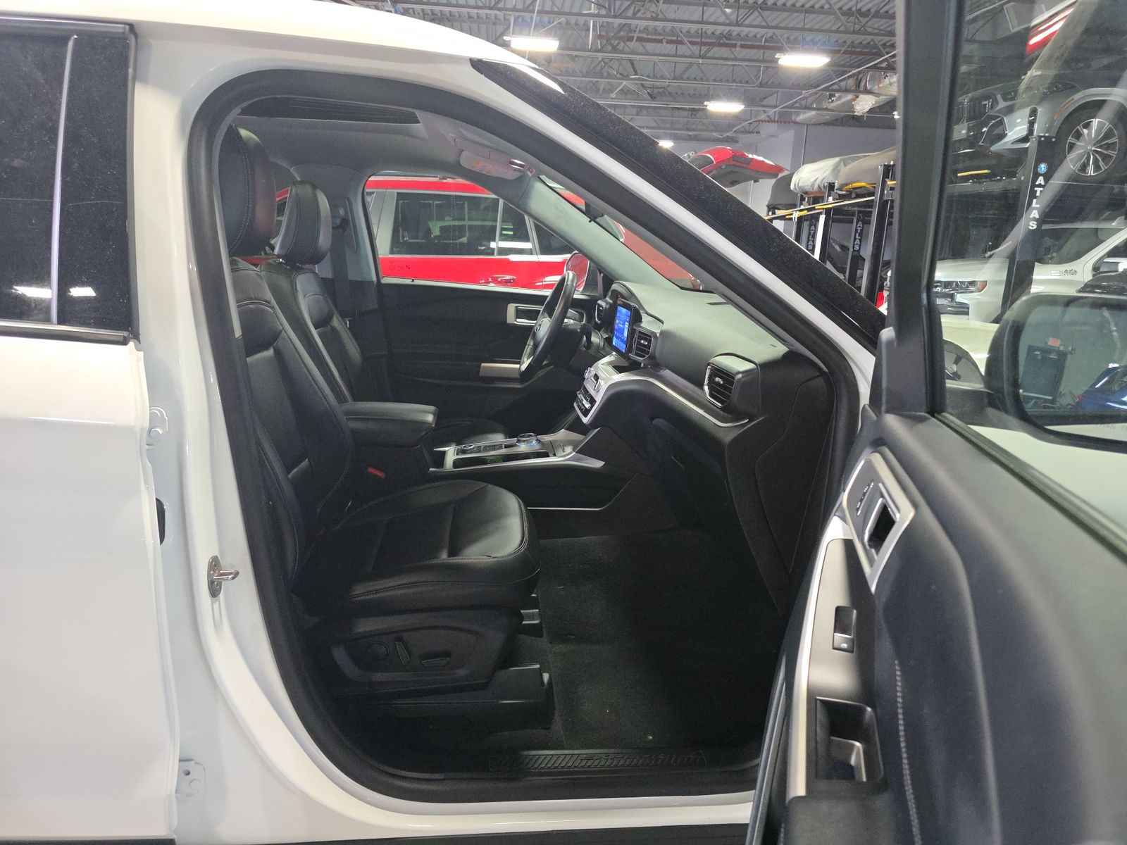 FORD EXPLORER - 9