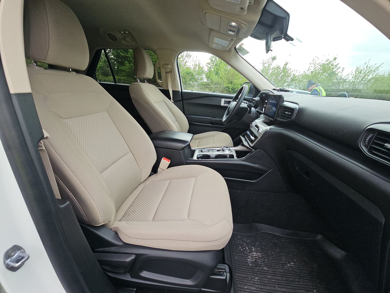 FORD EXPLORER - 9
