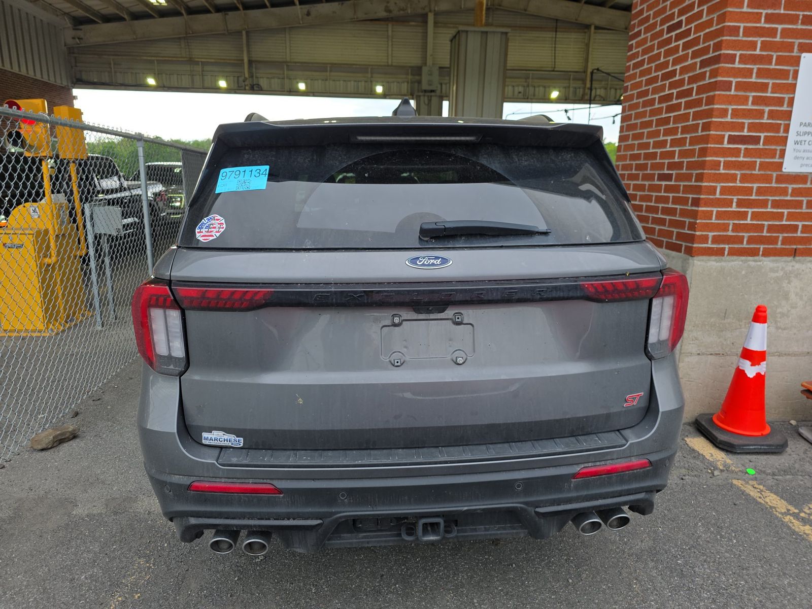 FORD EXPLORER - 6