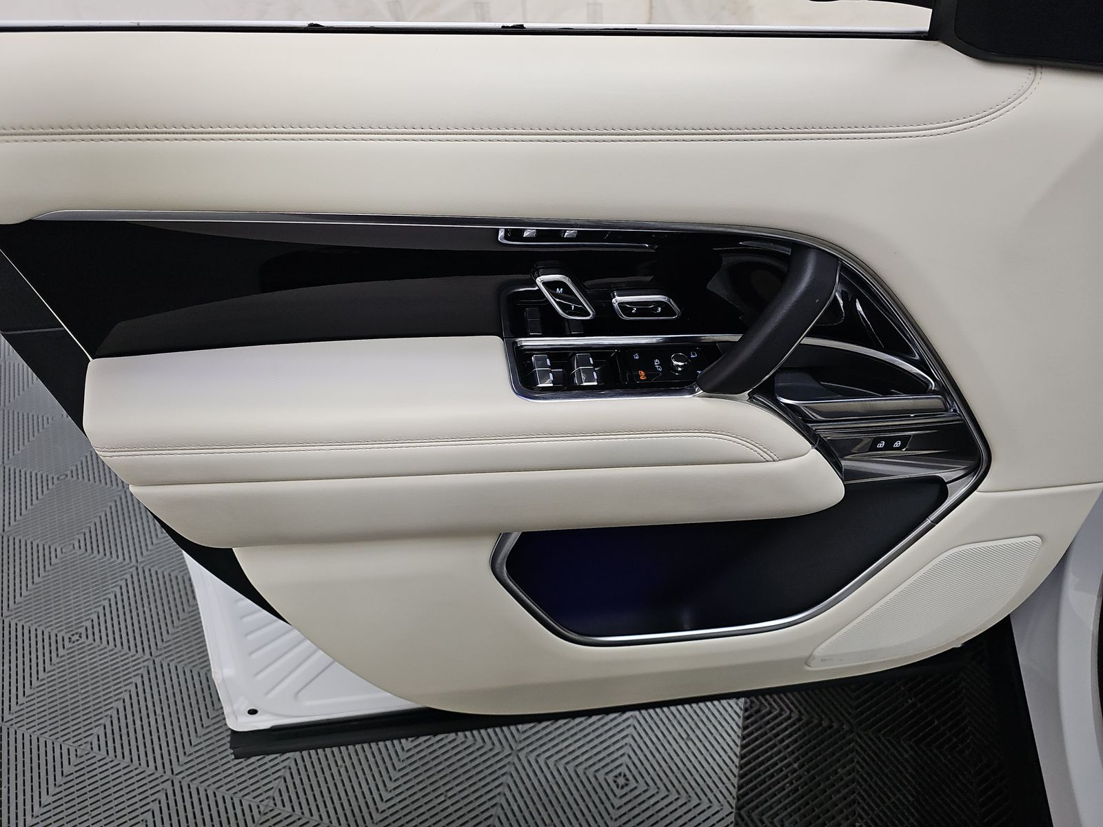 LAND ROVER RANGE ROVER - 10