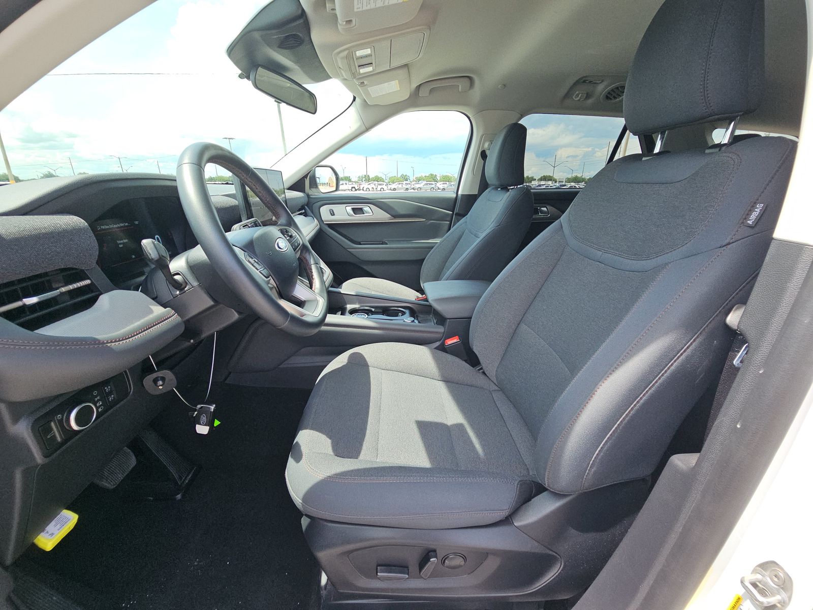 2025 Ford Explorer Active RWD