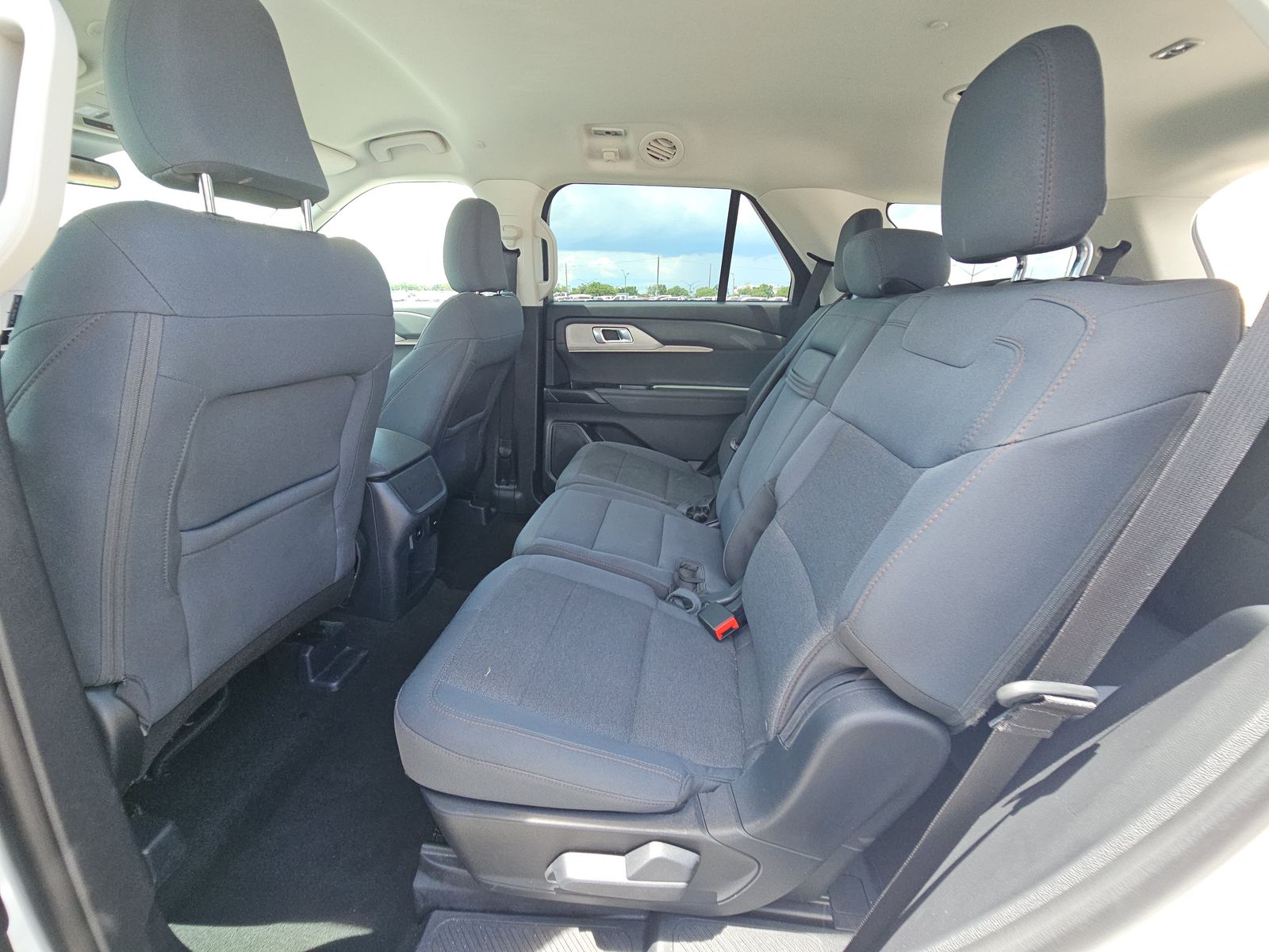 2025 Ford Explorer Active RWD