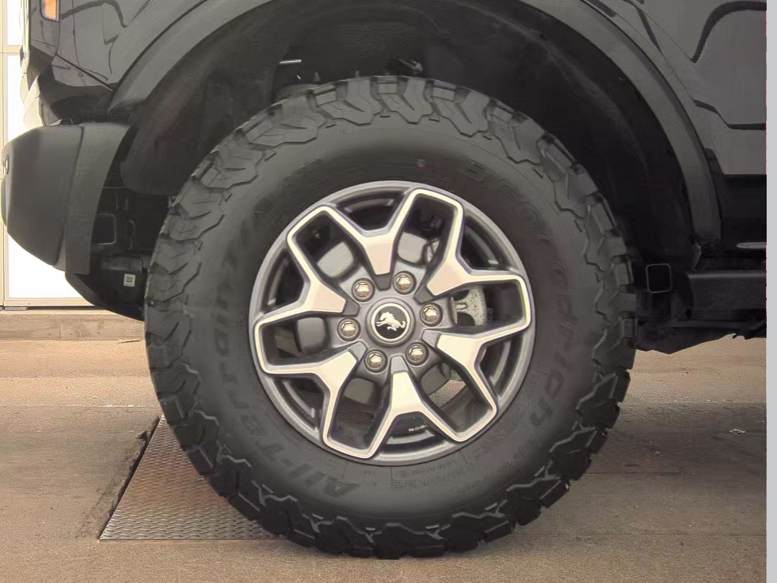 FORD BRONCO - 10