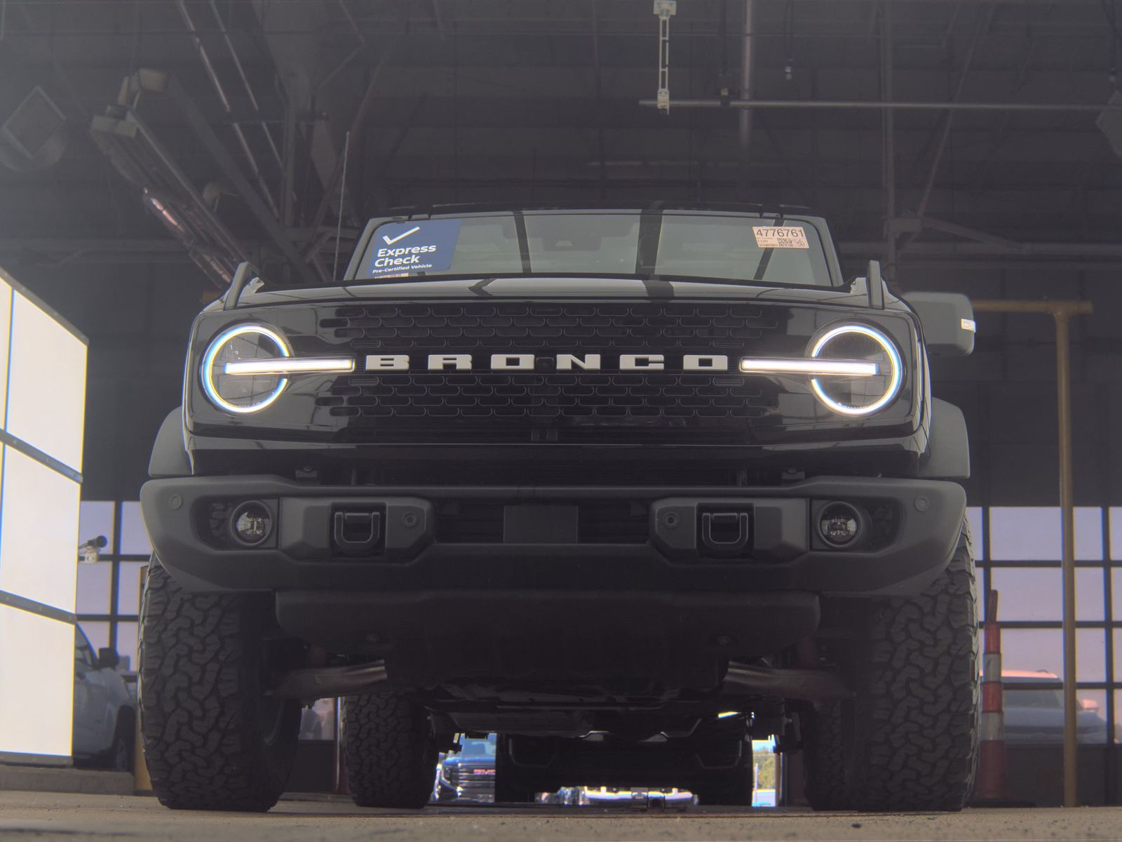 FORD BRONCO - 4