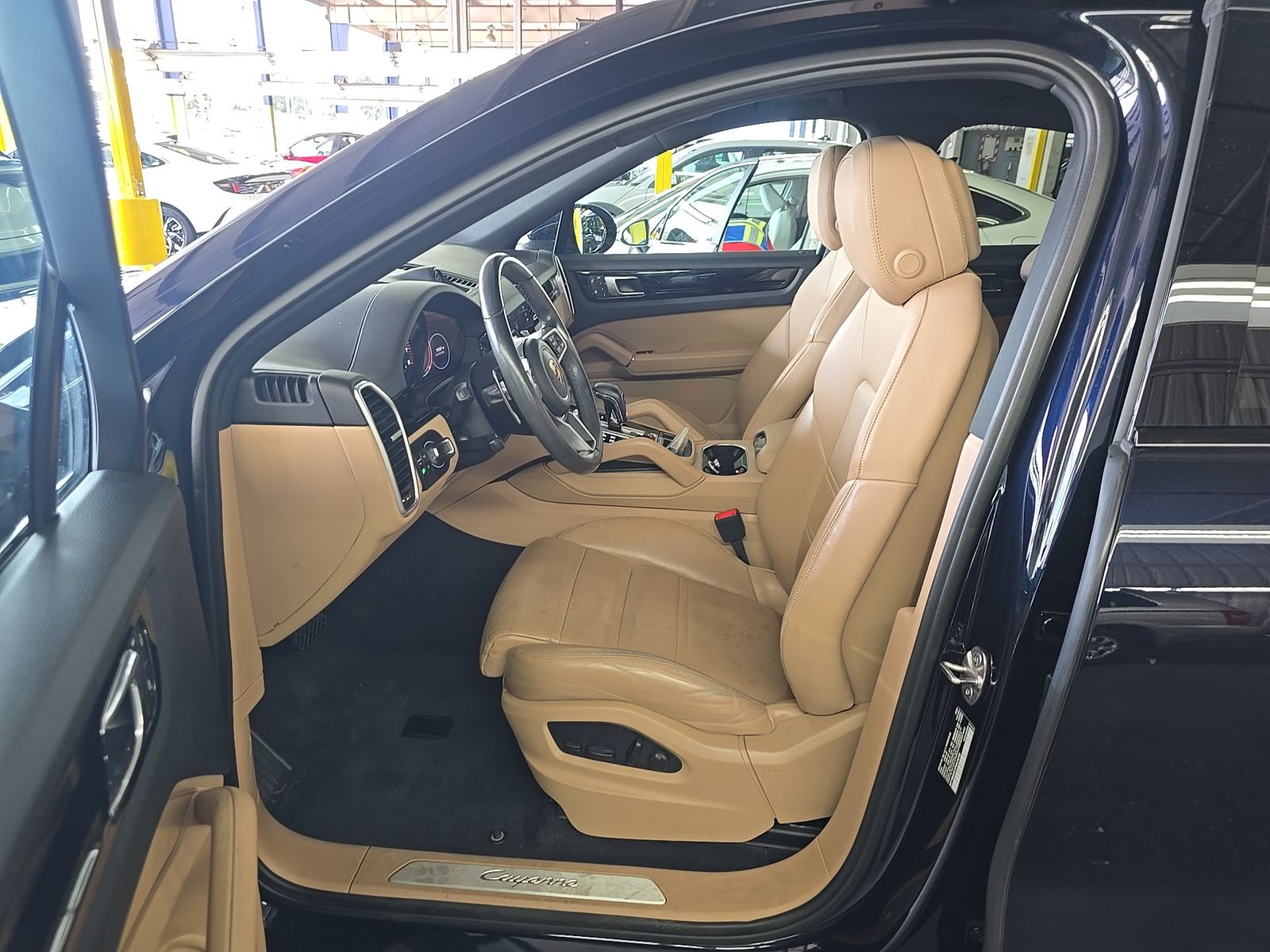 PORSCHE CAYENNE - 8