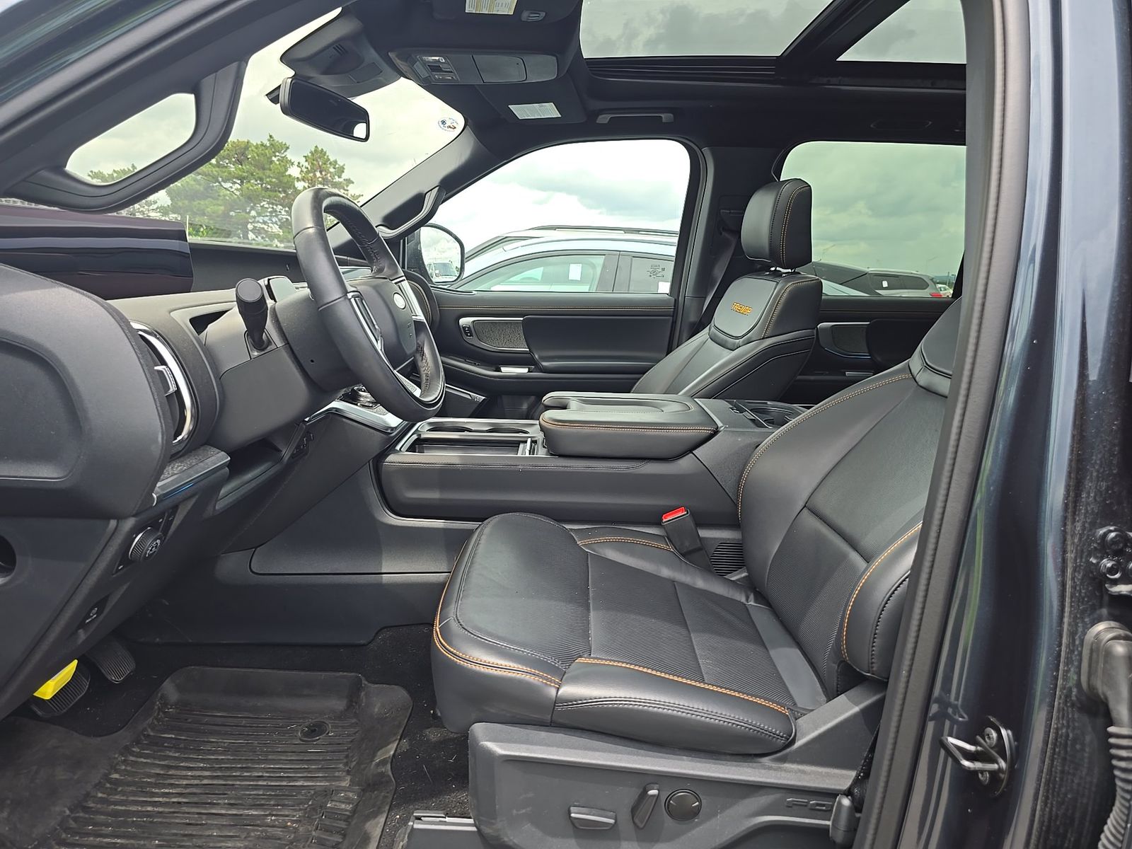 FORD EXPEDITION - 8