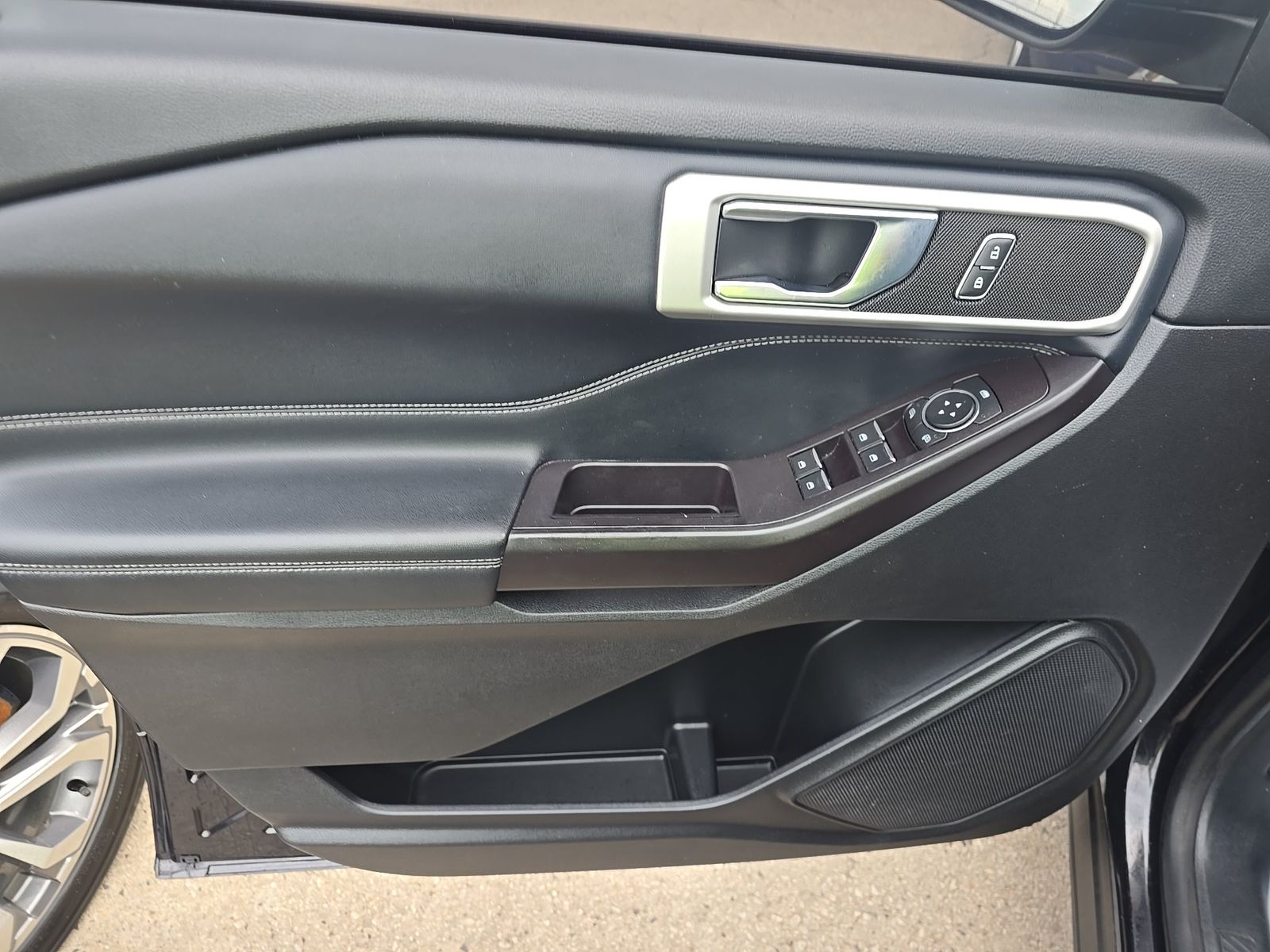 FORD EXPLORER - 10