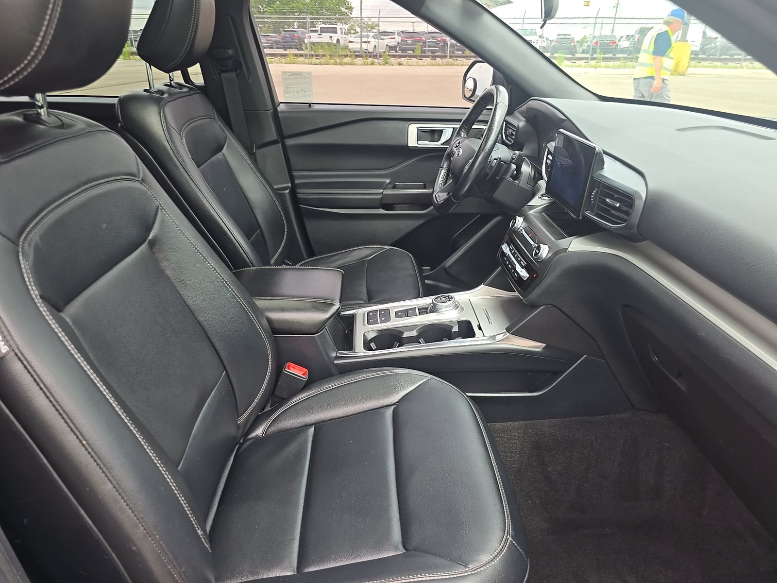 FORD EXPLORER - 9