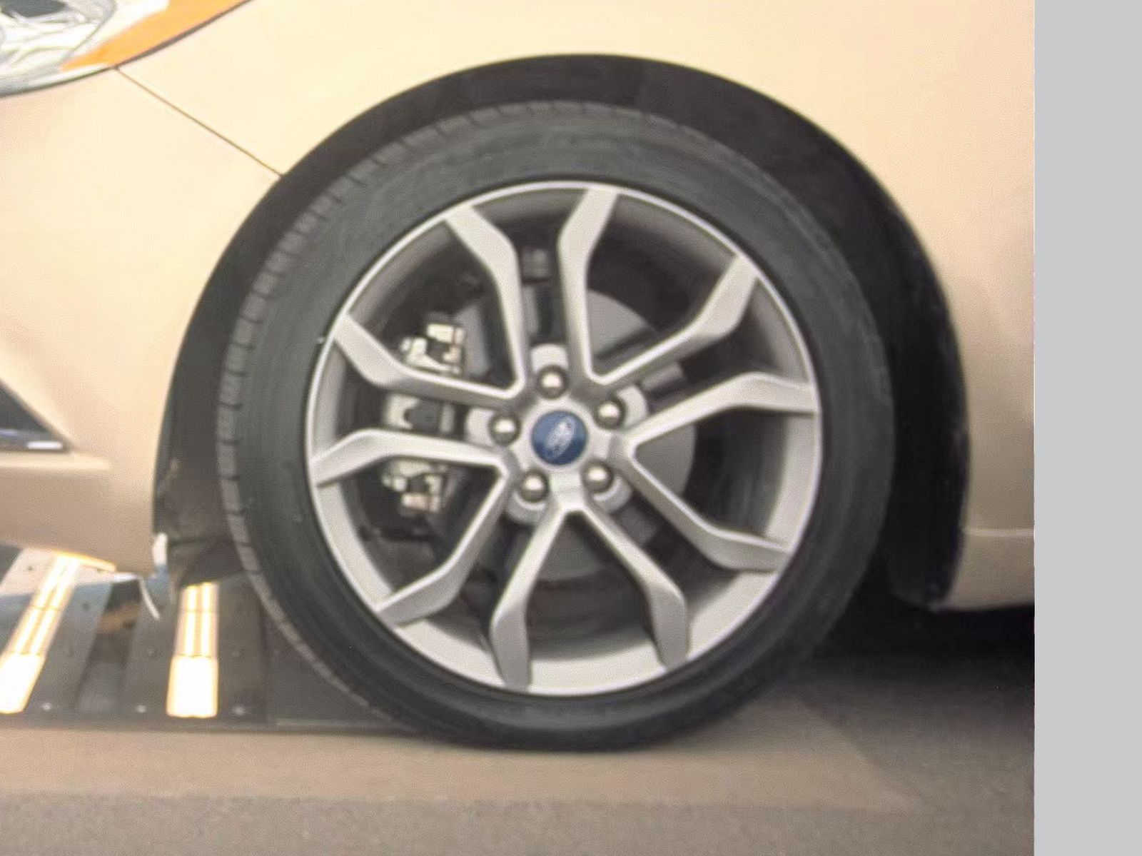 FORD FUSION - 10