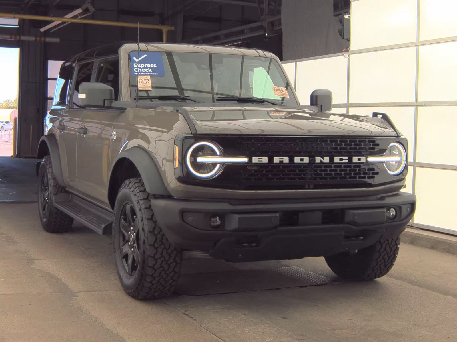 FORD BRONCO - 5