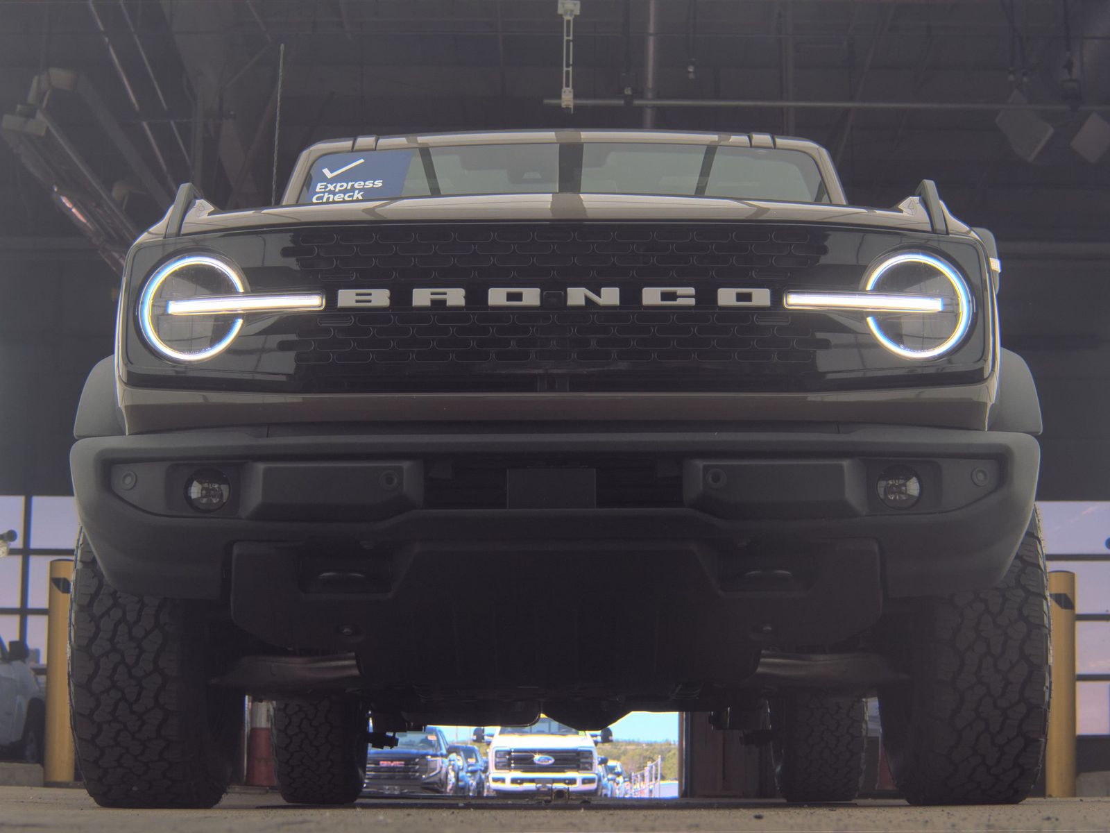 FORD BRONCO - 4