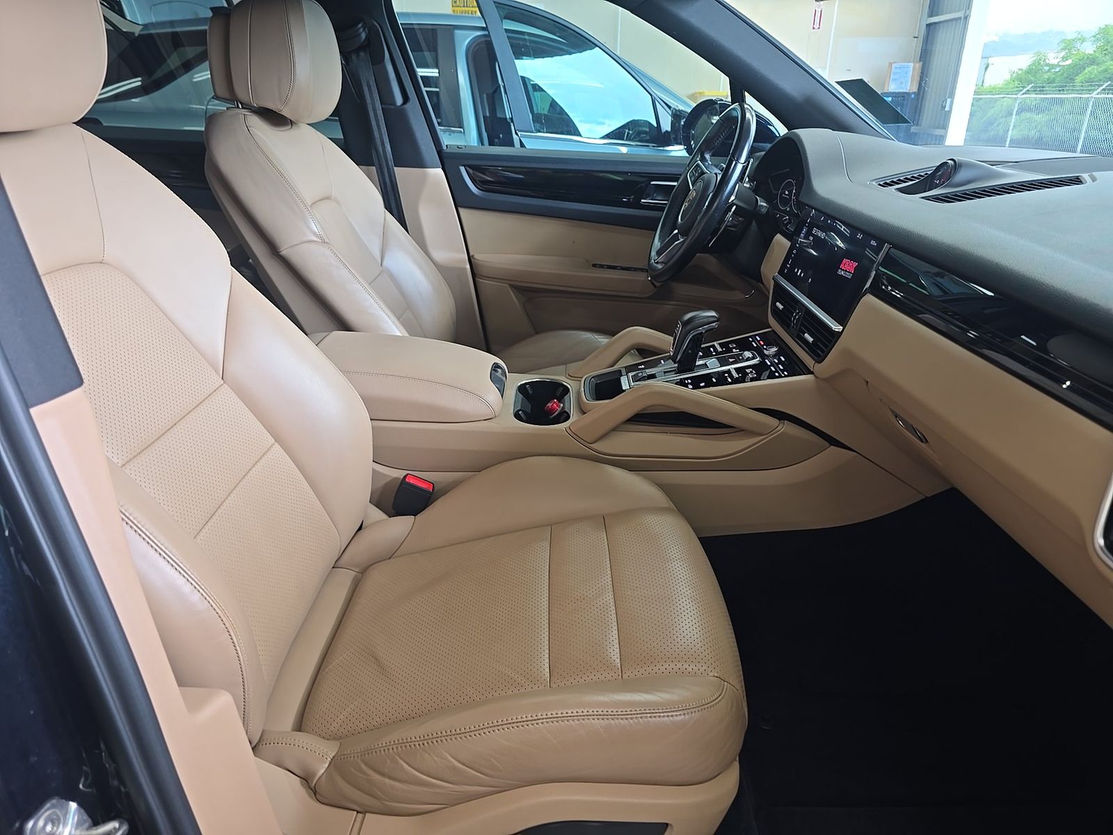 PORSCHE CAYENNE - 9