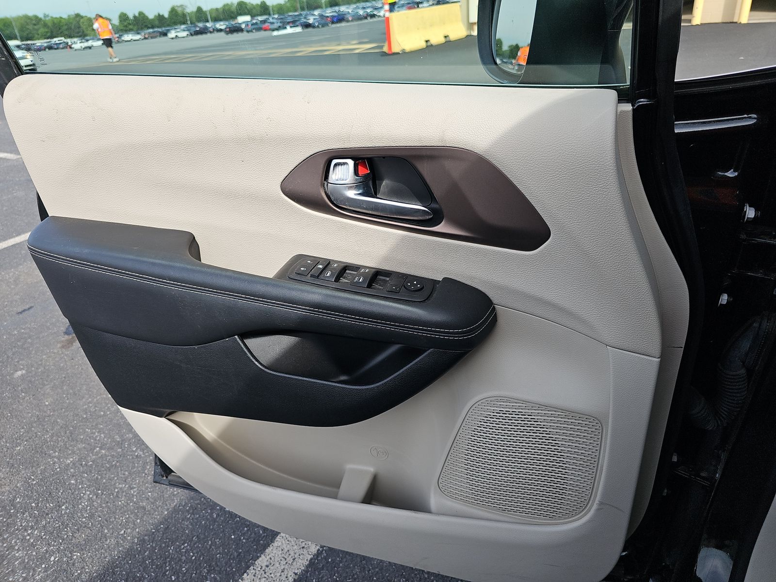 CHRYSLER VOYAGER - 10