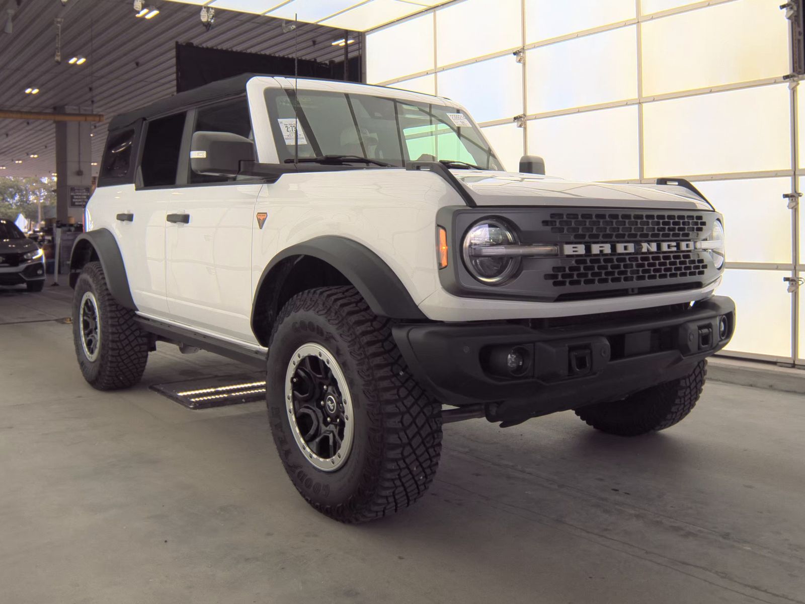 FORD BRONCO - 4