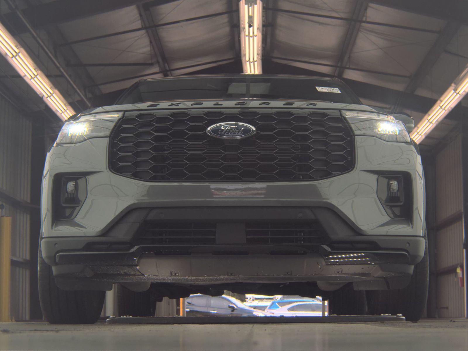 FORD EXPLORER - 4