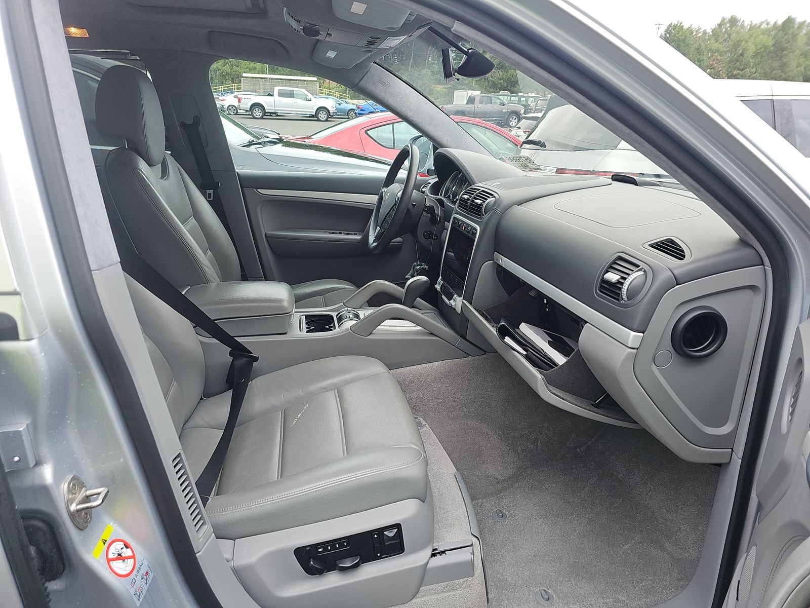 PORSCHE CAYENNE - 9