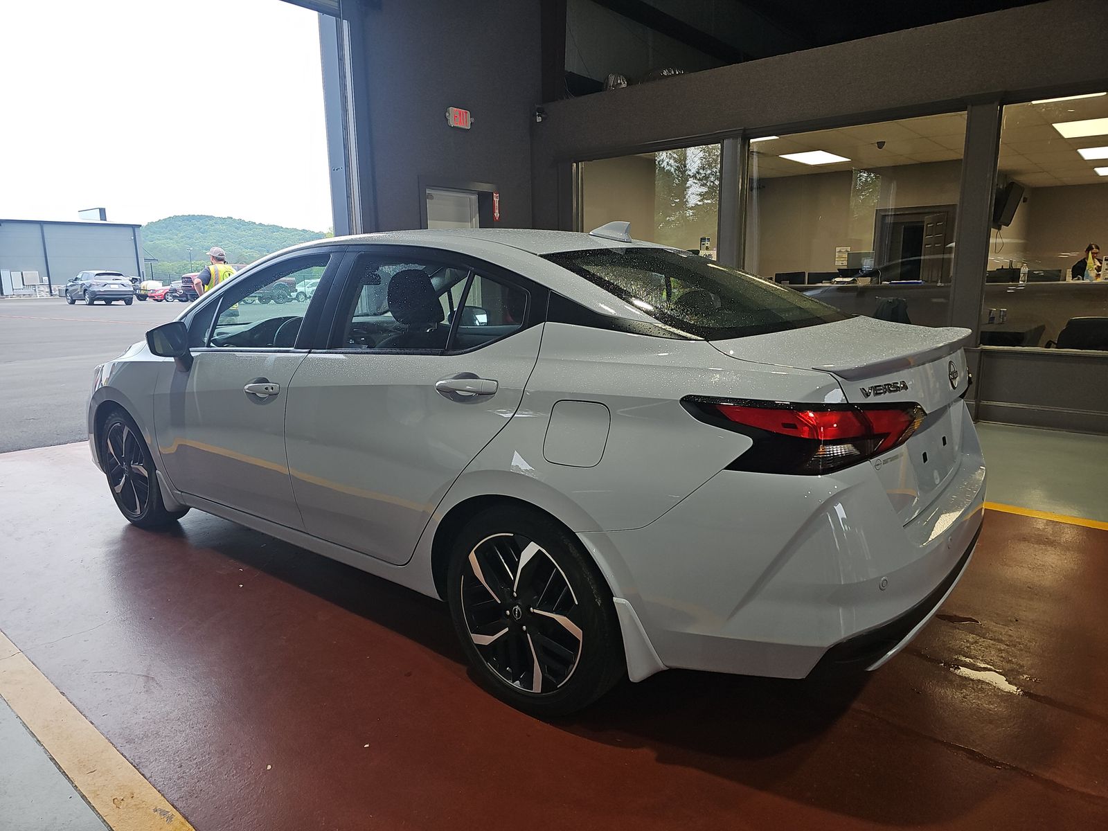 NISSAN VERSA - 7