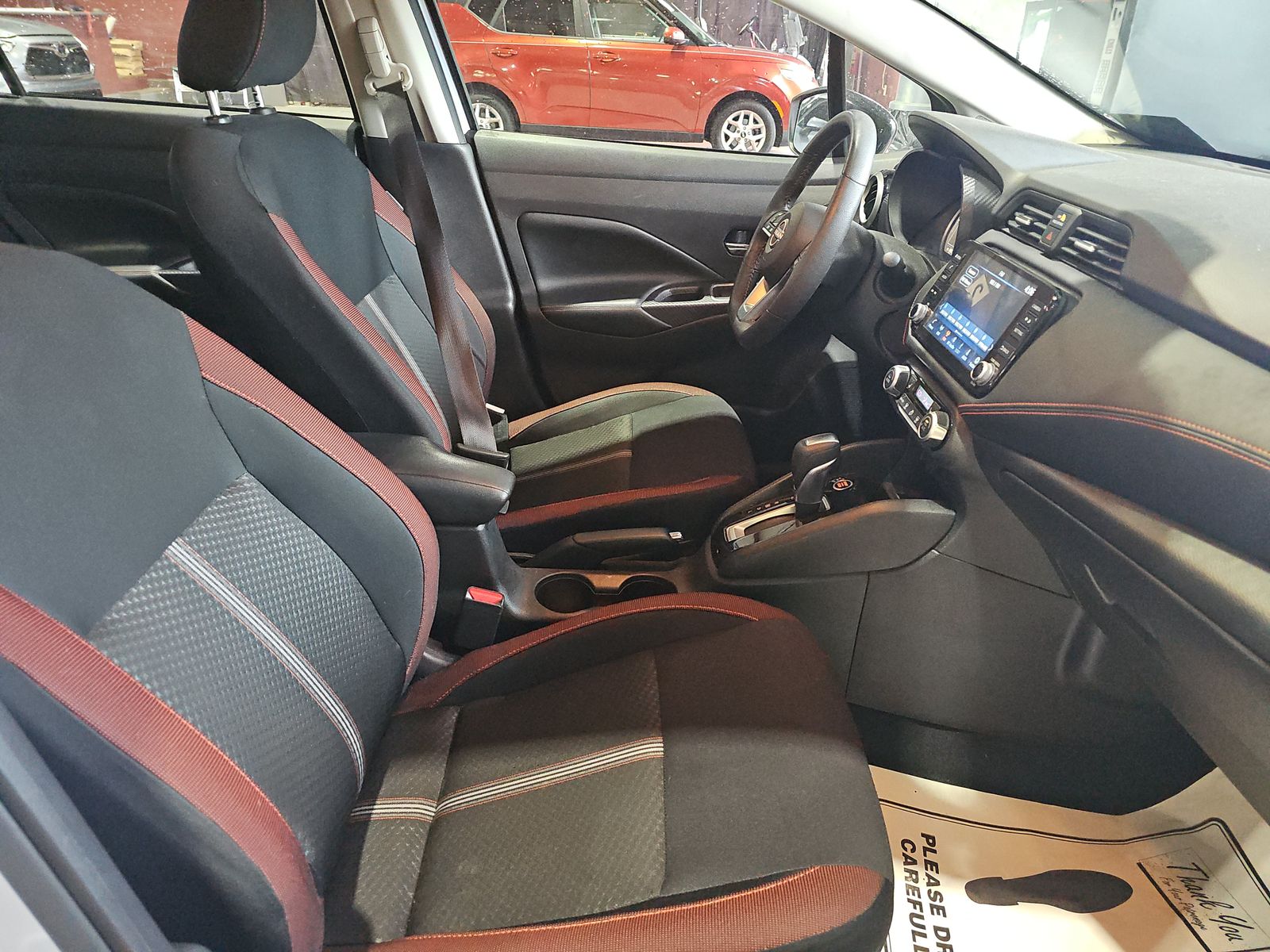 NISSAN VERSA - 9