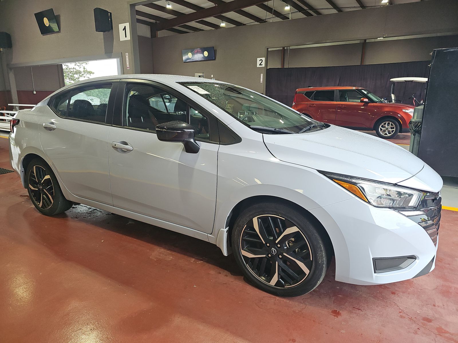 NISSAN VERSA - 4
