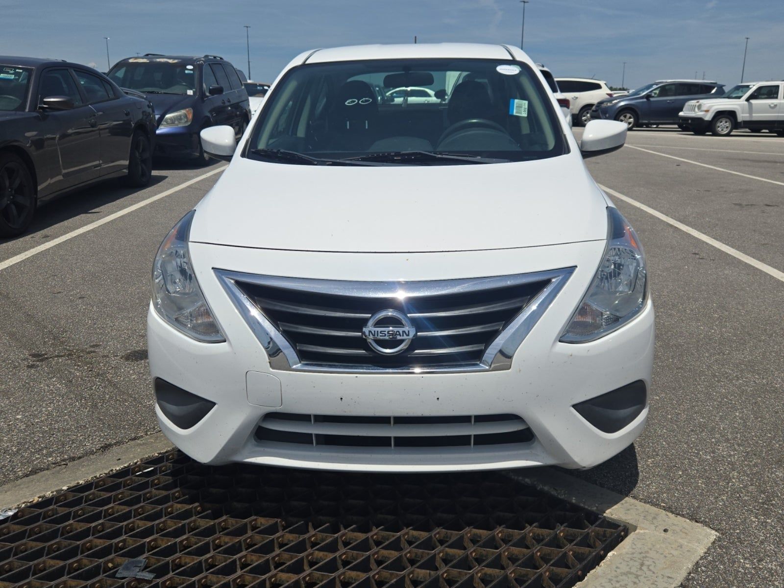 NISSAN VERSA - 8