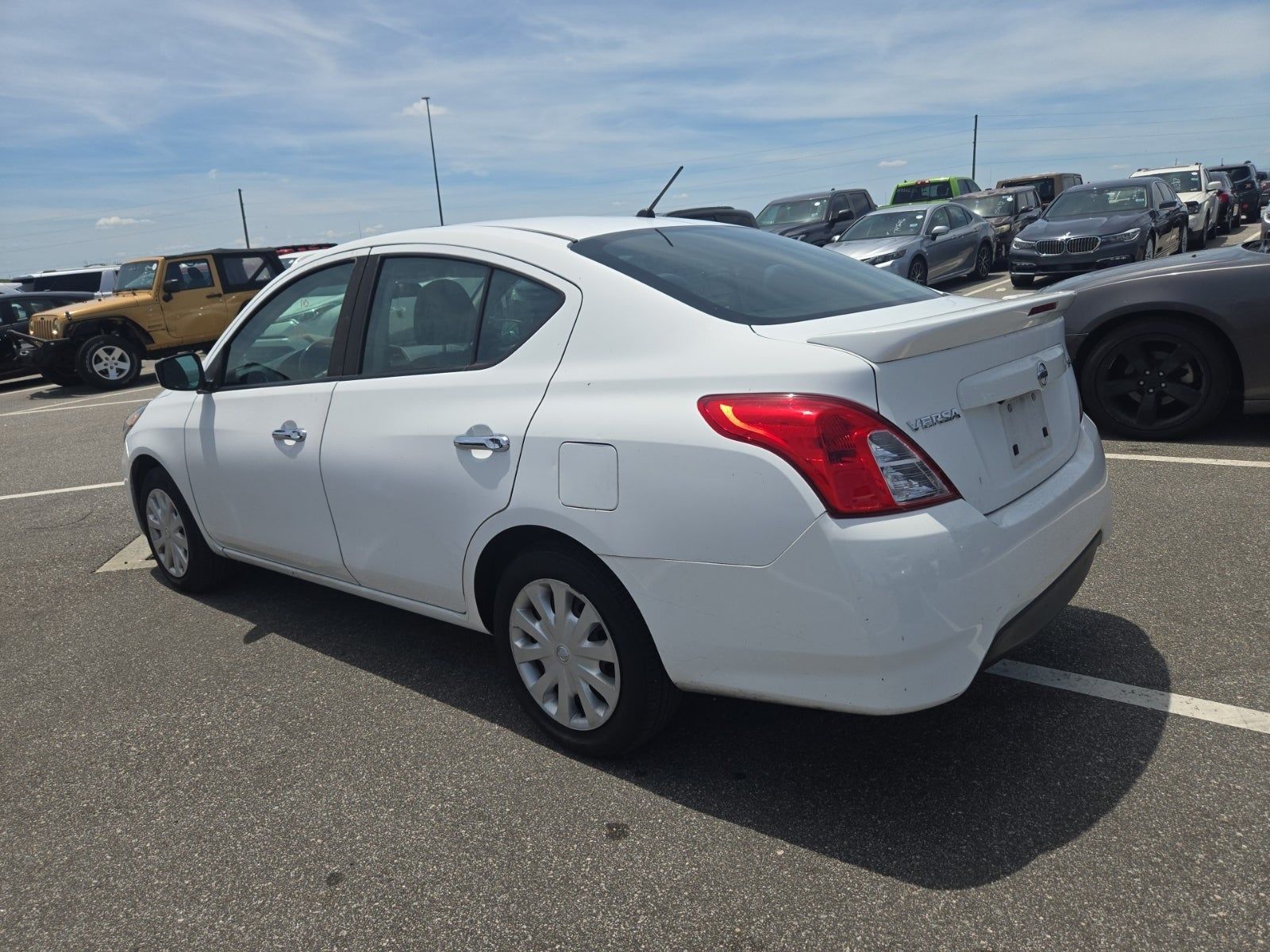 NISSAN VERSA - 4