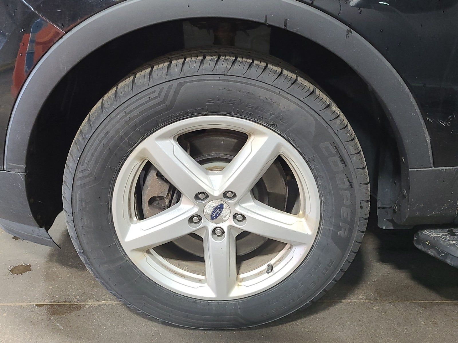 FORD EXPLORER - 3