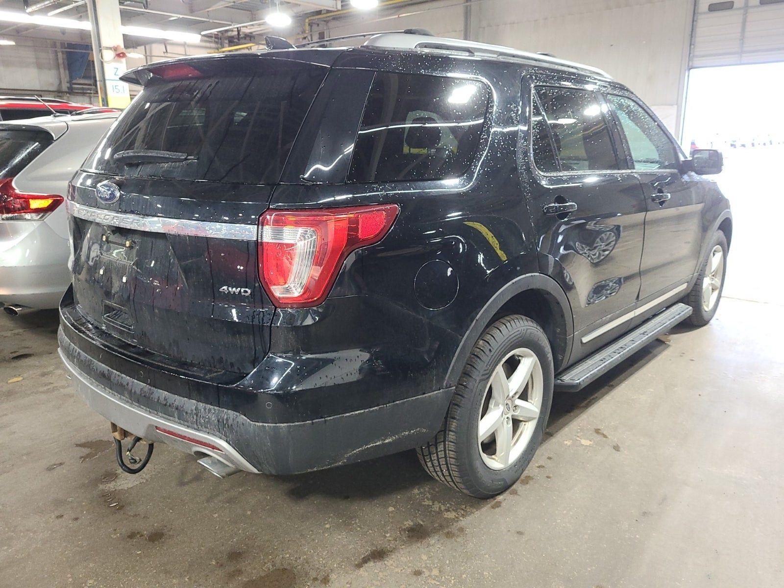 FORD EXPLORER - 6