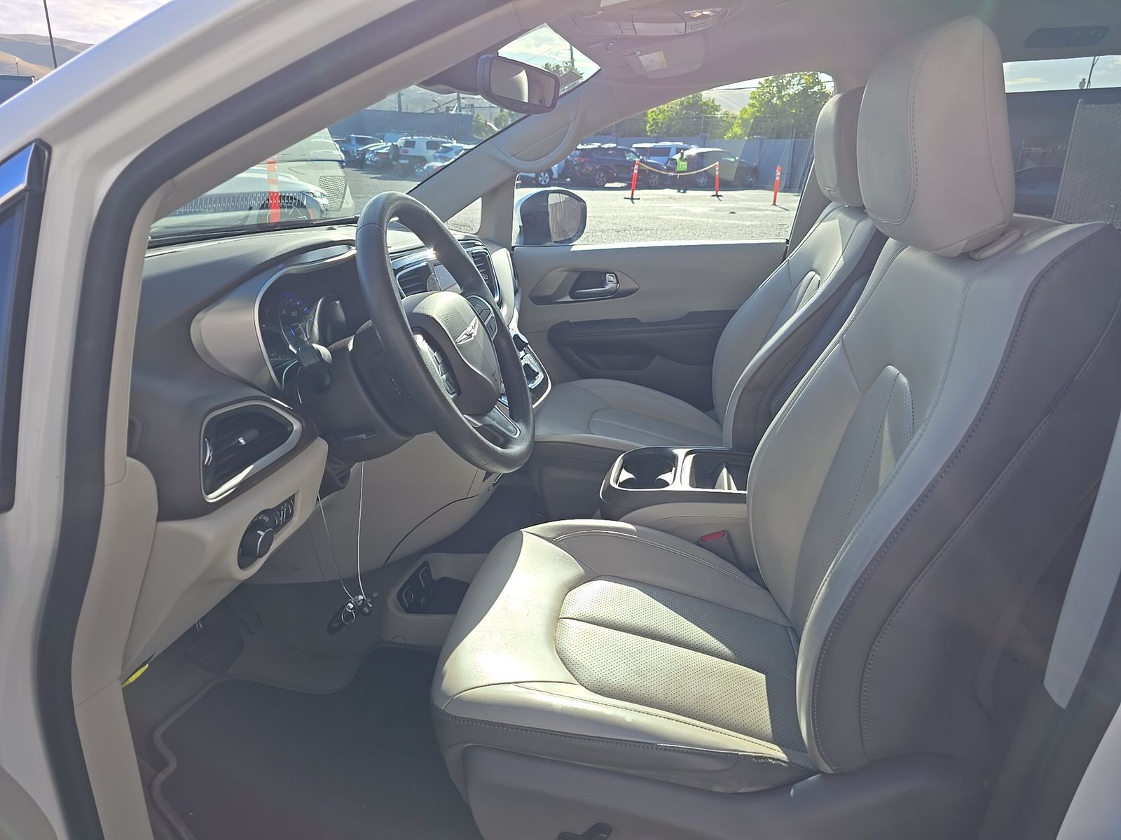 CHRYSLER VOYAGER - 8