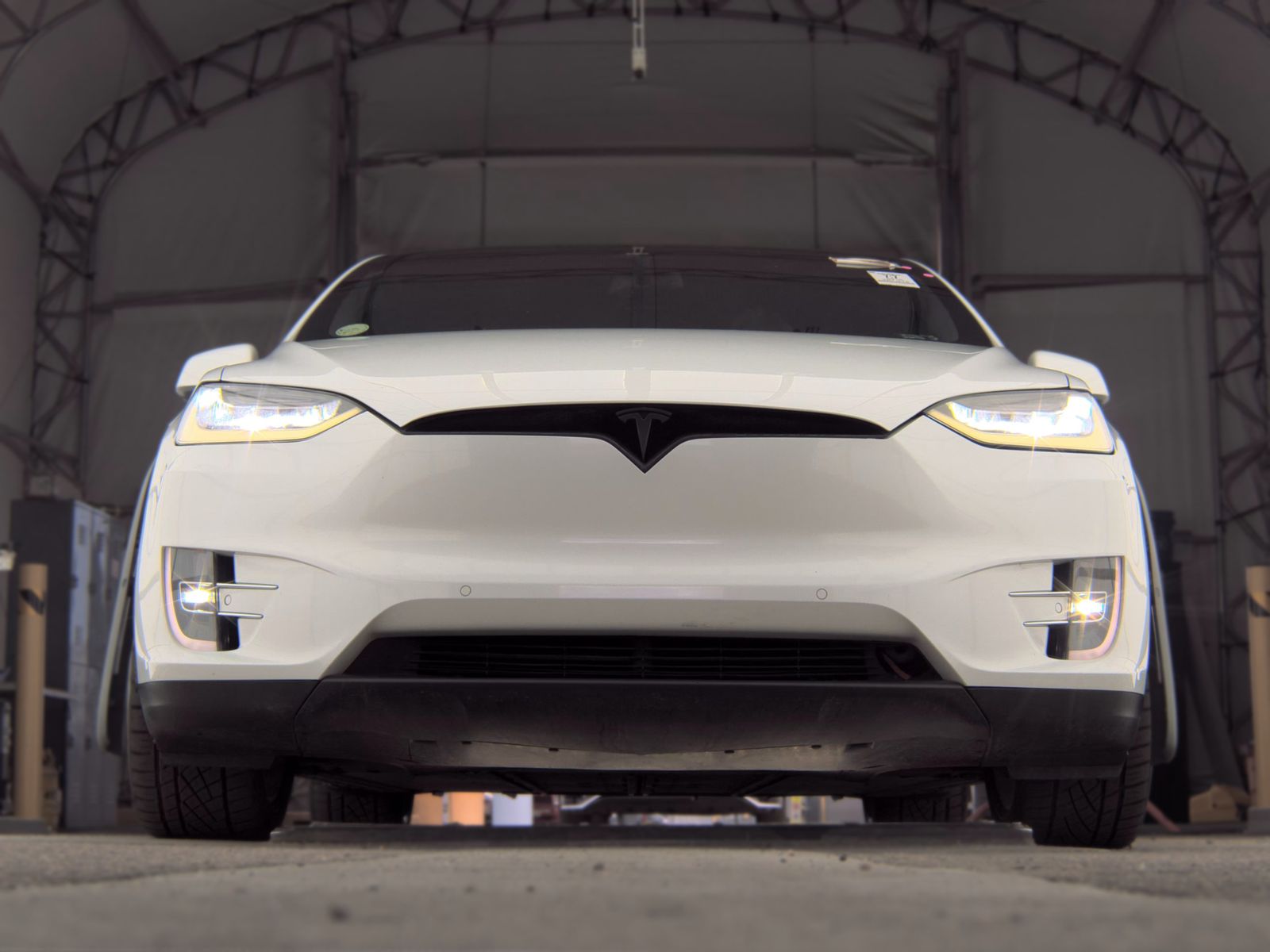 TESLA MODEL X - 4