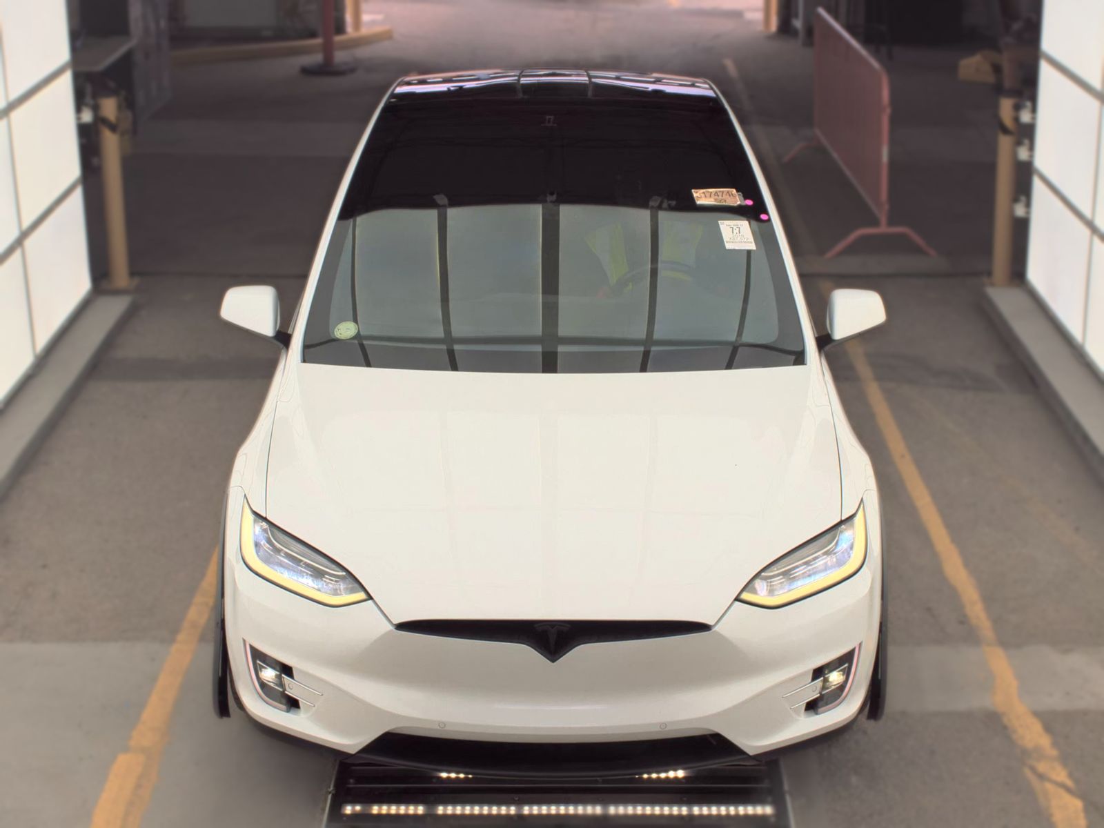 TESLA MODEL X - 3