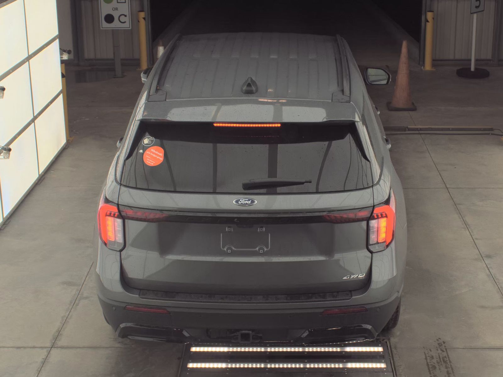 FORD EXPLORER - 6