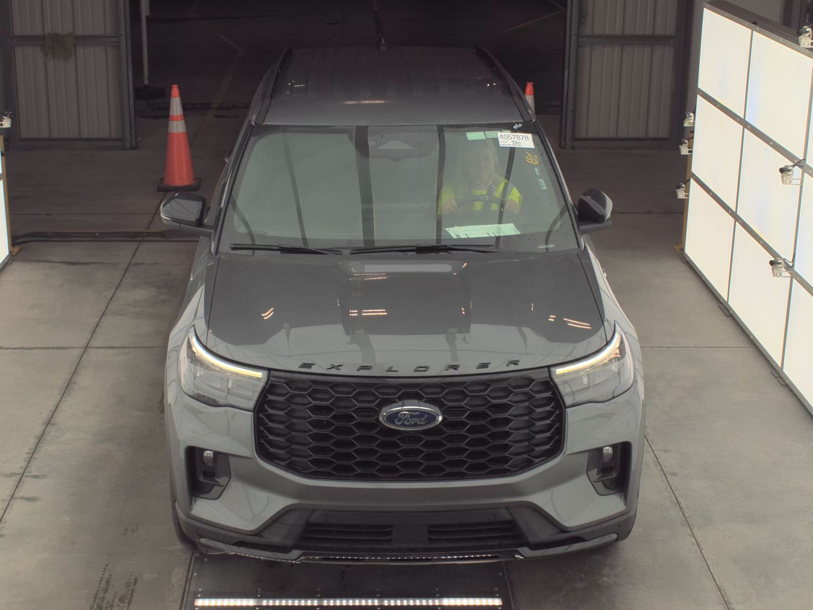 FORD EXPLORER - 3