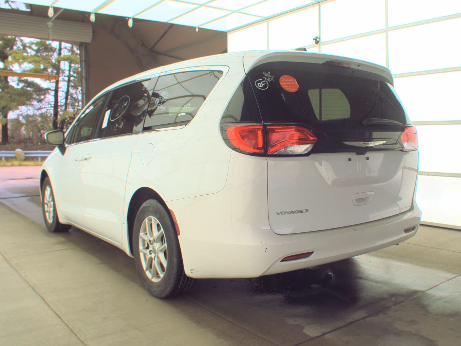 CHRYSLER VOYAGER - 7