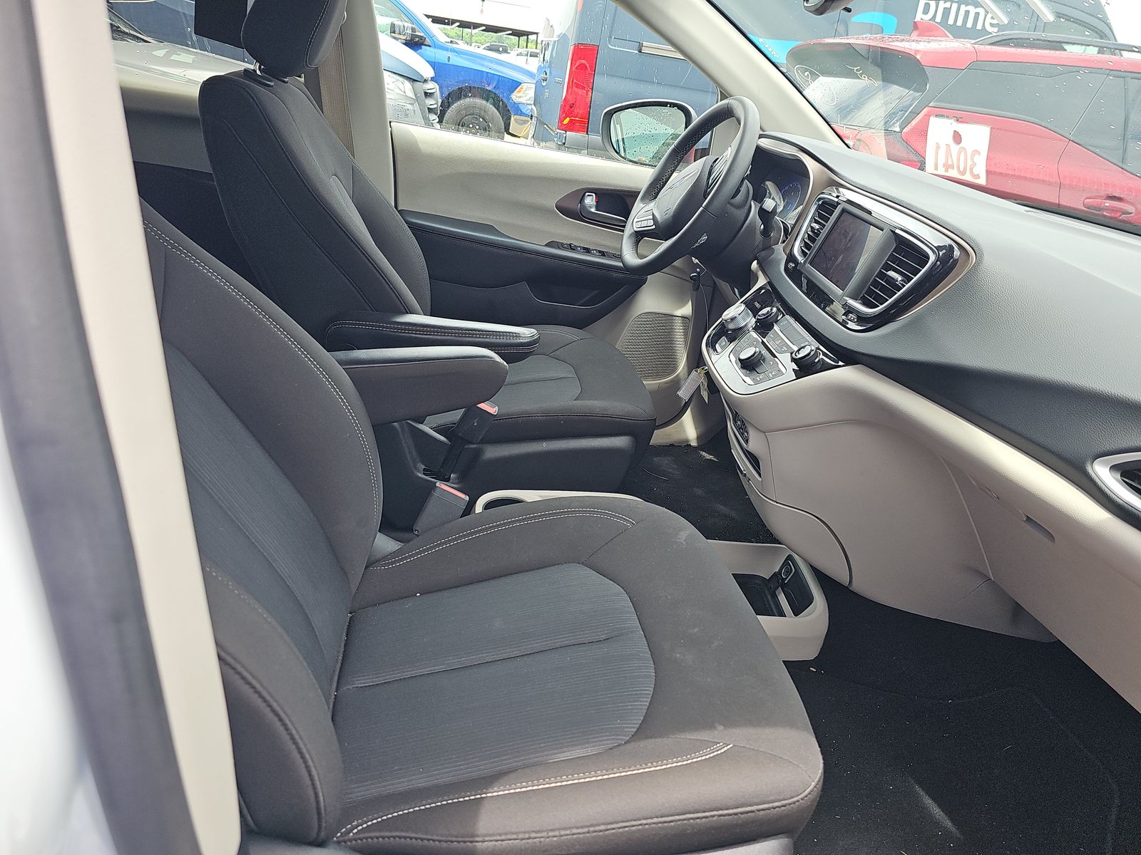 CHRYSLER VOYAGER - 9