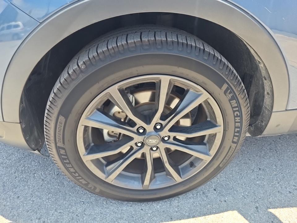 FORD EXPLORER - 9