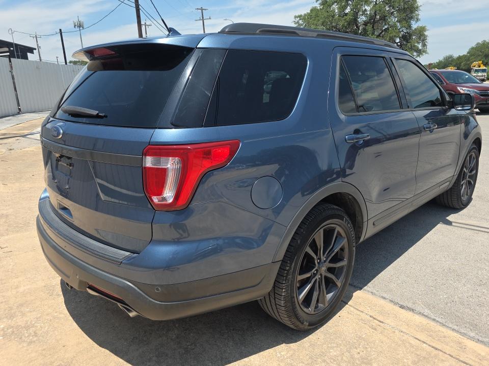 FORD EXPLORER - 5