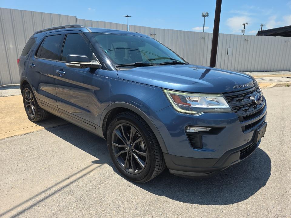 FORD EXPLORER - 4