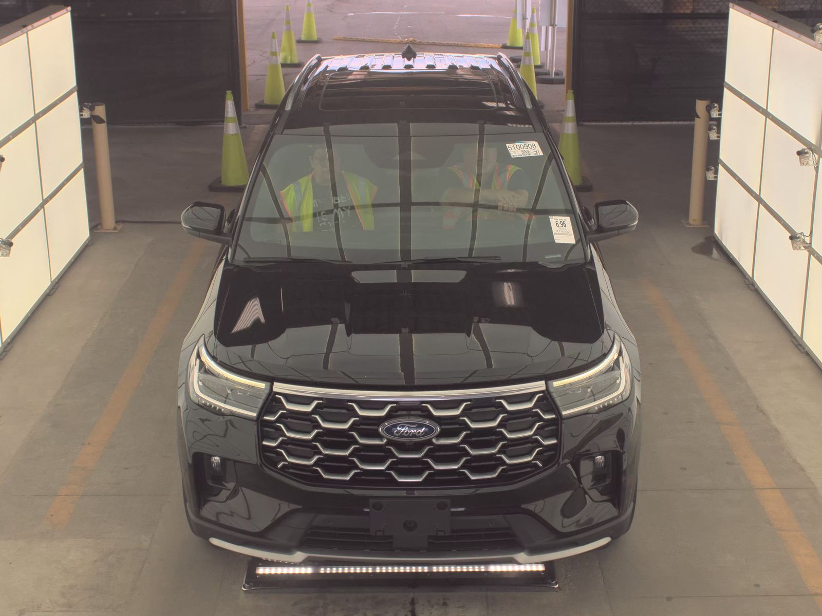 FORD EXPLORER - 3