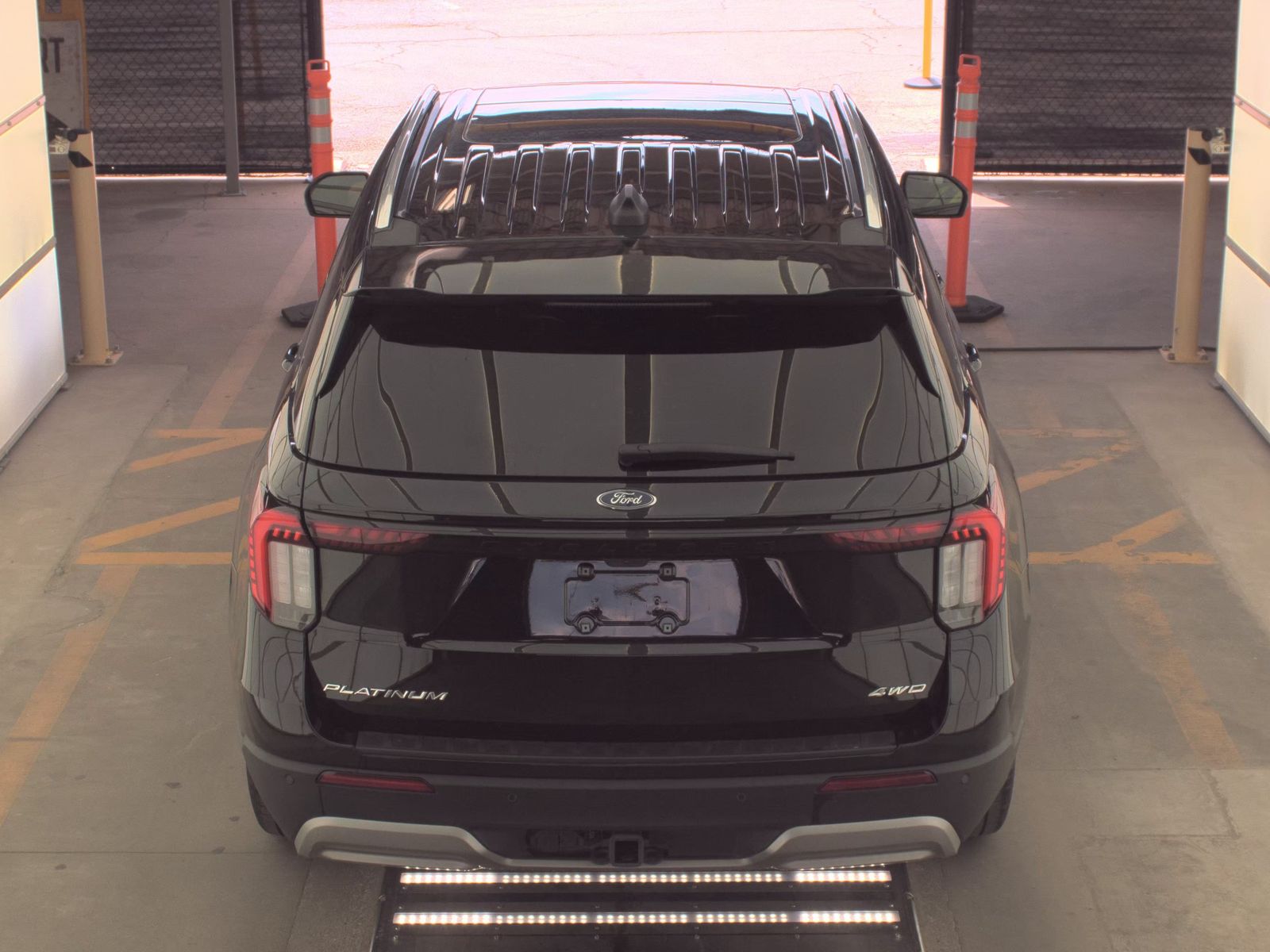 FORD EXPLORER - 6