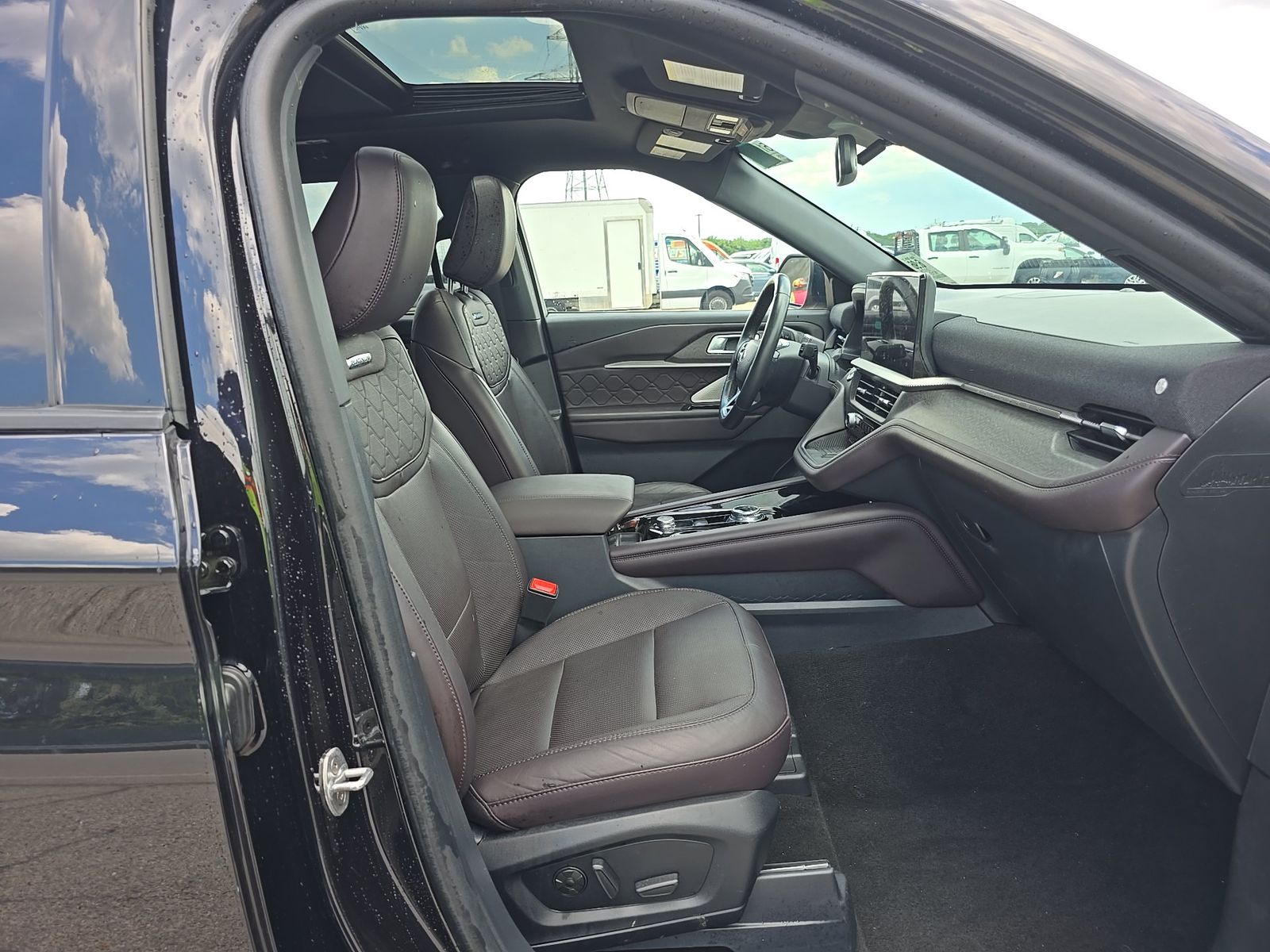 FORD EXPLORER - 9