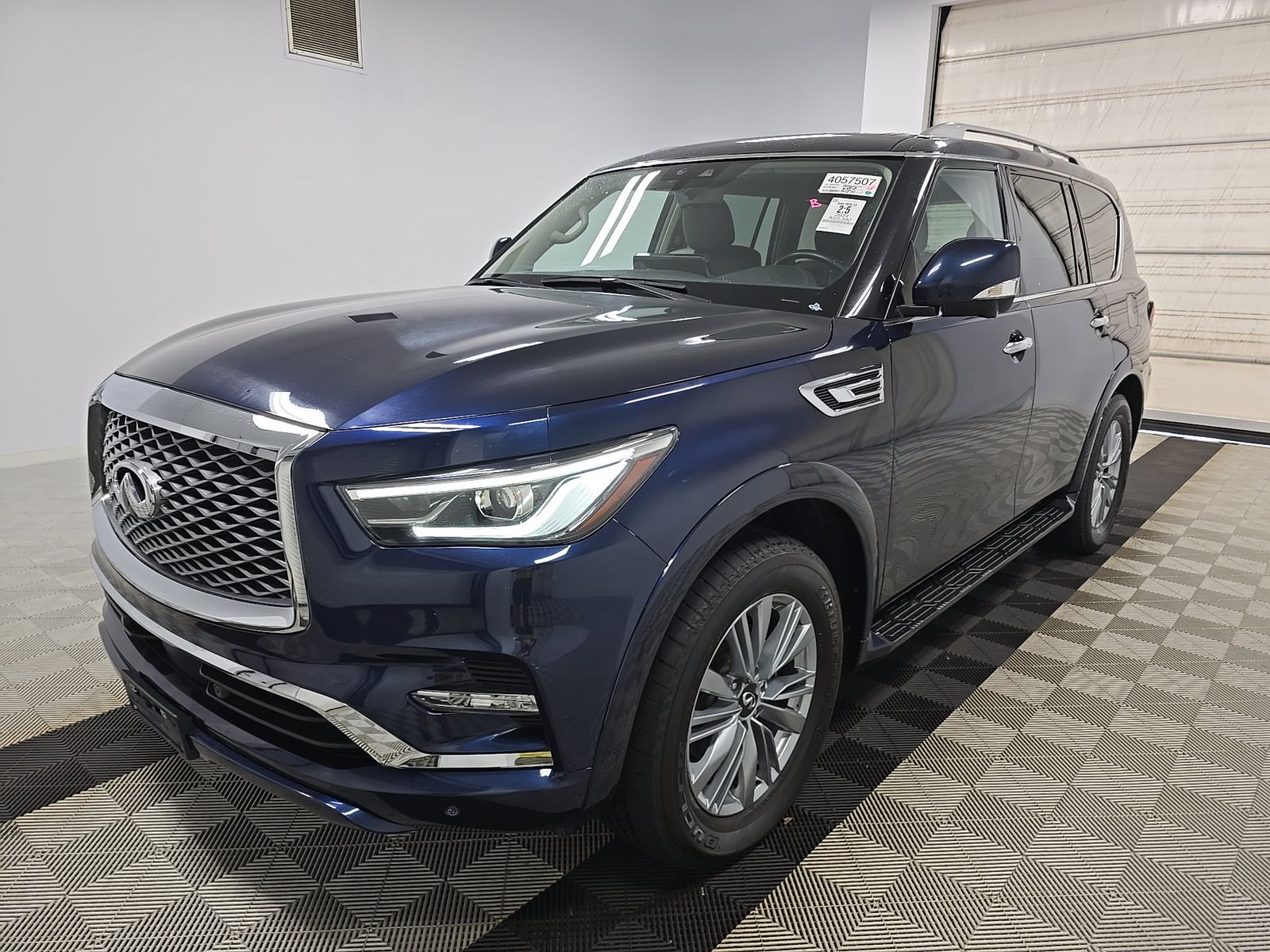 2024 INFINITI QX80's photo