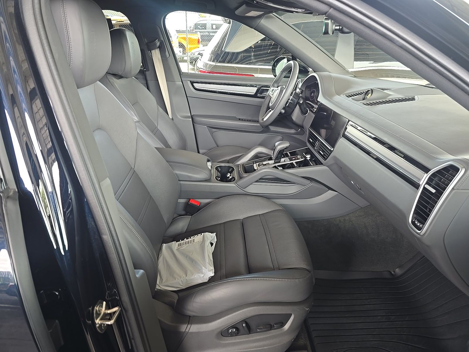 PORSCHE CAYENNE - 9