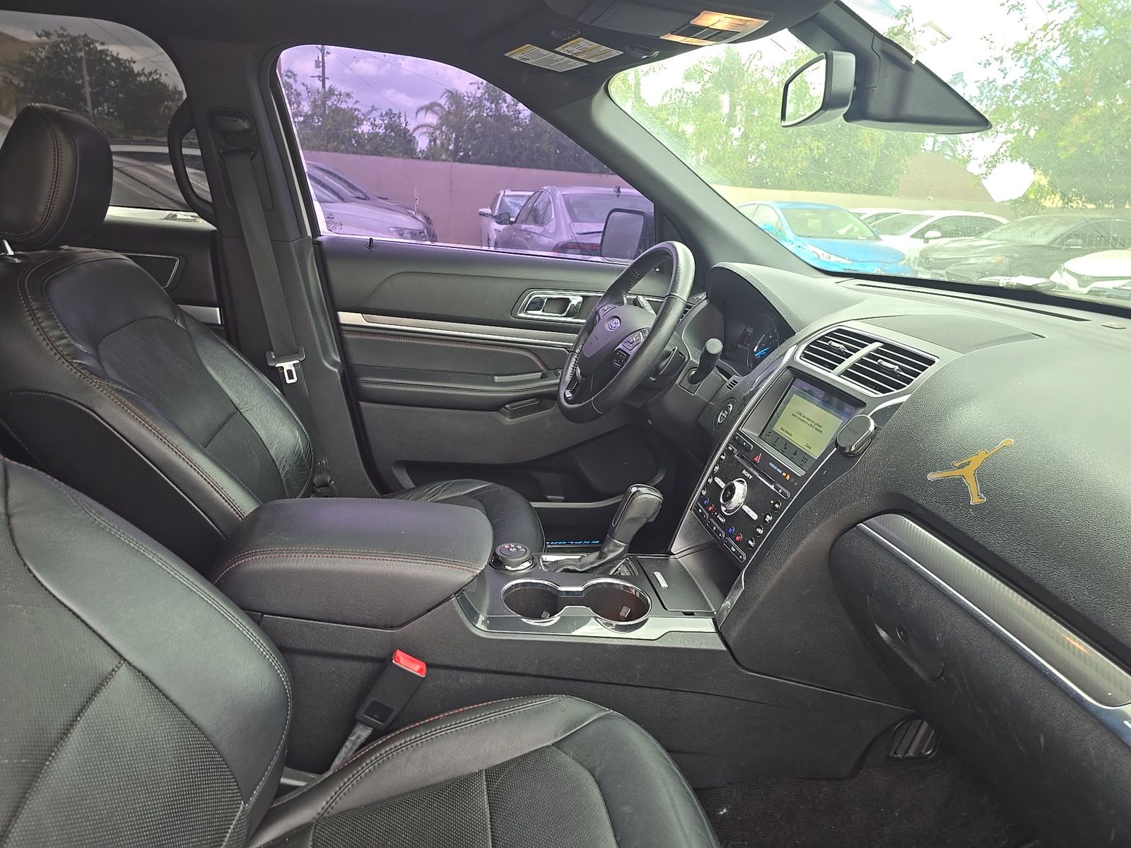 FORD EXPLORER - 9
